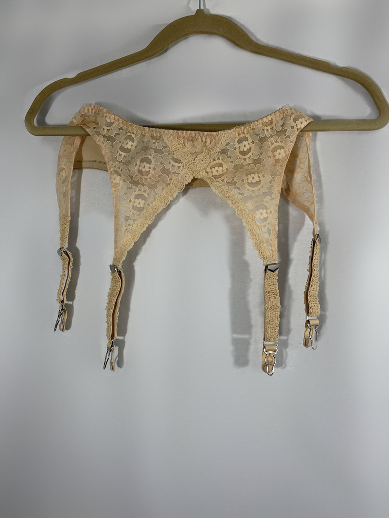 Daisy Daydream Lace Garter Belt FOURTH HOUSE VINTAGE Daisy Daydream Lace Garter Belt FOURTH HOUSE VINTAGE