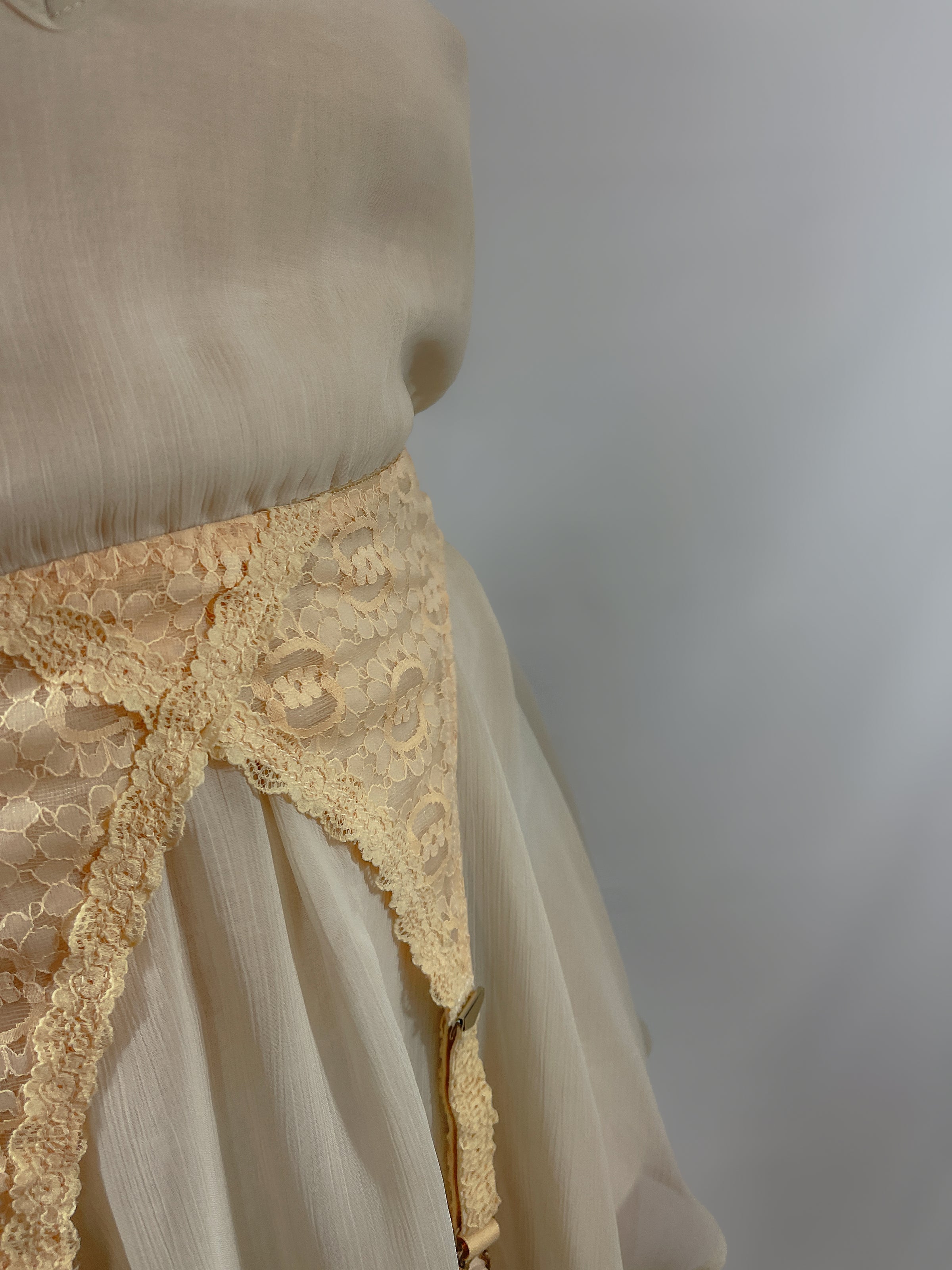 Daisy Daydream Lace Garter Belt FOURTH HOUSE VINTAGE Daisy Daydream Lace Garter Belt FOURTH HOUSE VINTAGE